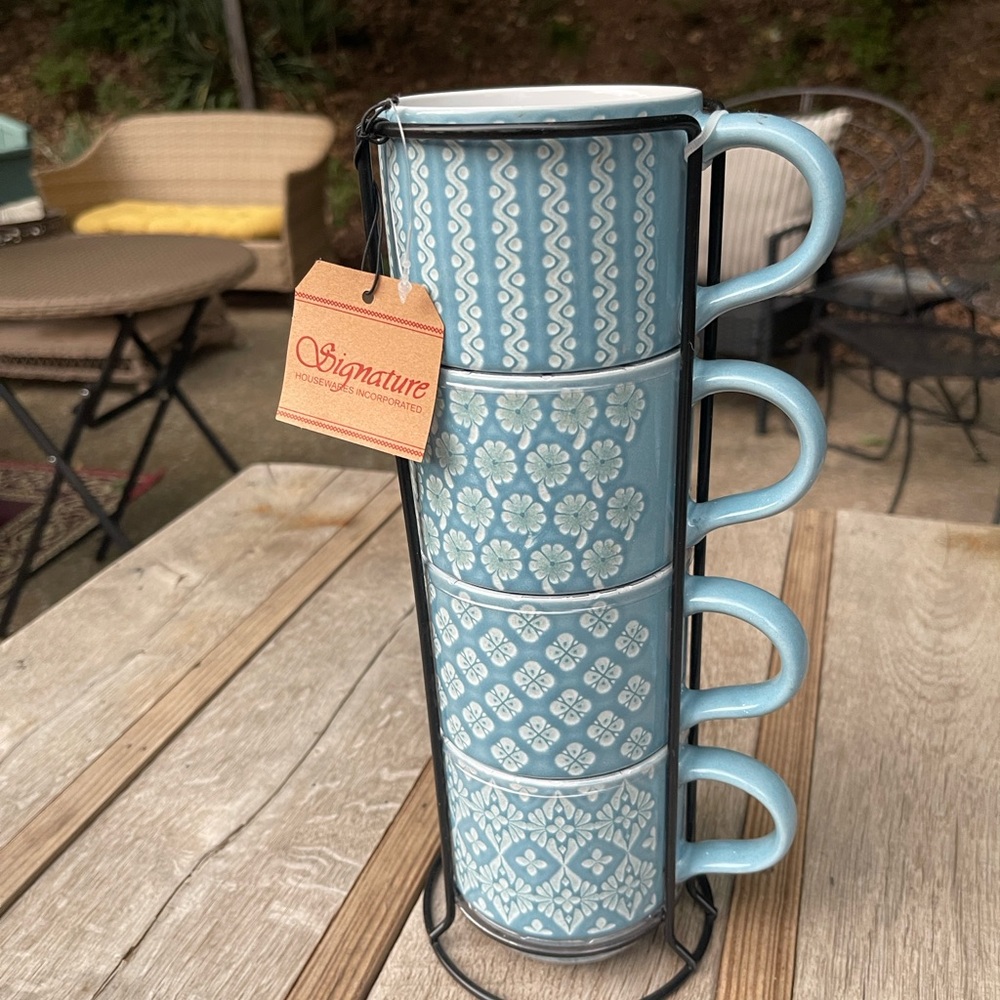 Signature Light Blue Patterned Ceramic Stackable Mug Set